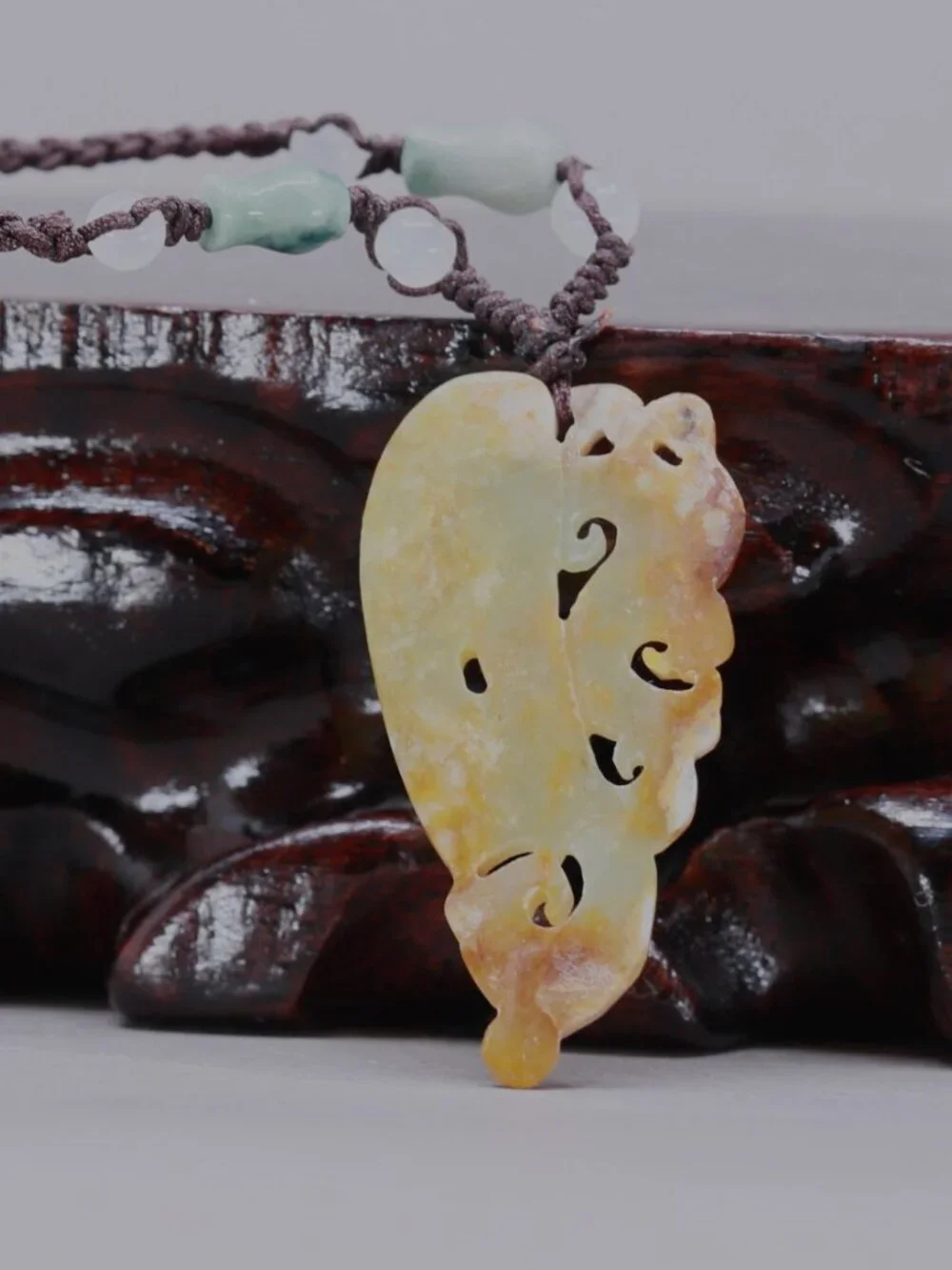 Chinese Archaistic Hetian Jade Pendant Nephrite Carved Artifact 9.8g